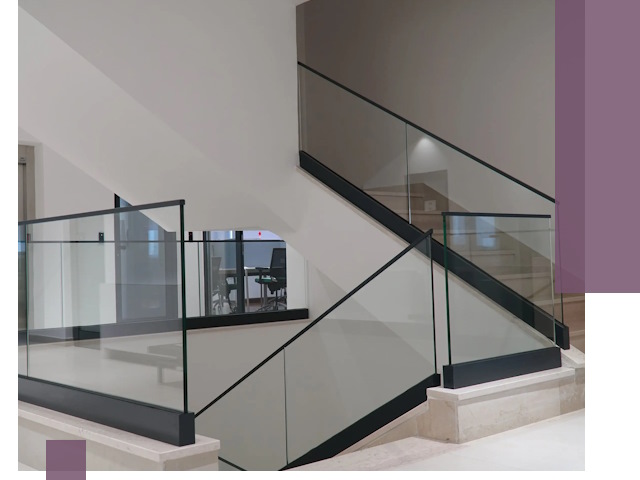 Стеклянные перила премиум-класса с установкой в Светлограде