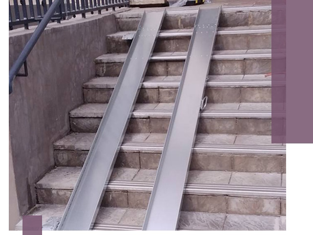 Демонтаж откидных пандусов профессионально в Светлограде