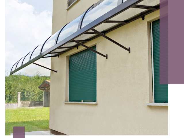 Козырьки над окнами в Светлограде — изготовление и монтаж по выгоде