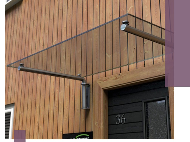 Стеклянные козырьки на входы и фасады в Светлограде